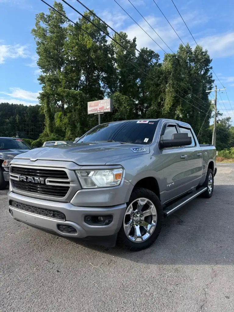 2019 RAM 1500 Big Horn/Lone Star 4x4 Crew Cab 5'7's photo