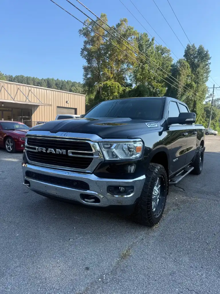 2019 RAM 1500 Big Horn/Lone Star 4WD Crew Cab 5'7's photo