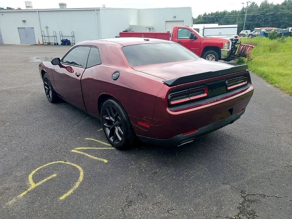 2020 Dodge Challenger SXT Auto photo 5