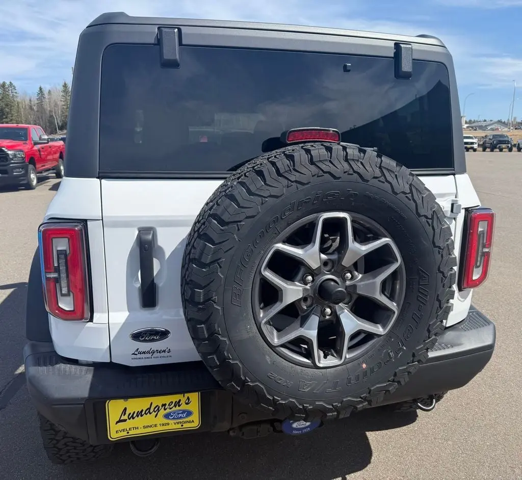 2023 Ford Bronco Badlands 4x4 photo 3