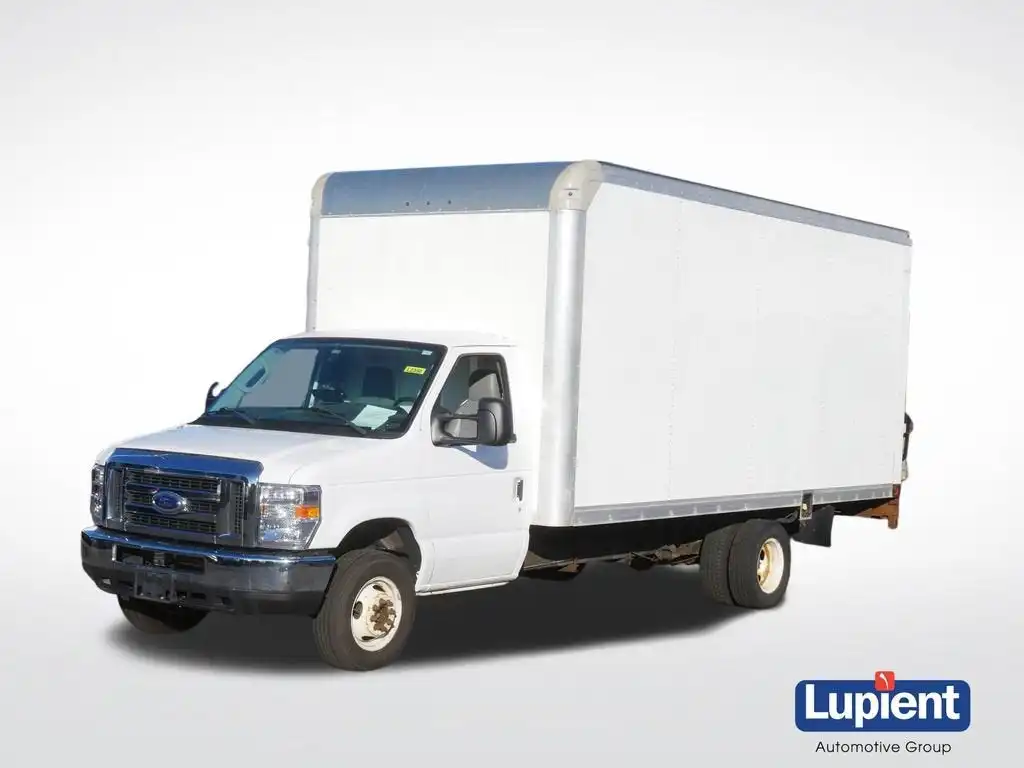 2018 Ford E-Series DRW E-450 Super Duty 158 in WB's photo