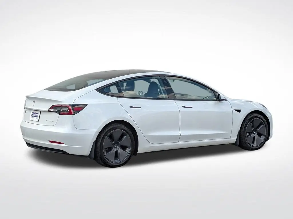 2023 Tesla Model 3 Long Range photo 3