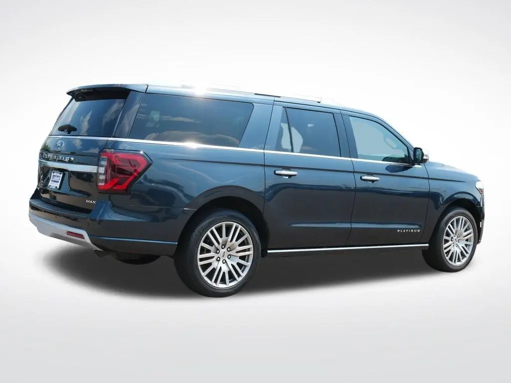 2023 Ford Expedition Platinum MAX 4x4 photo 3