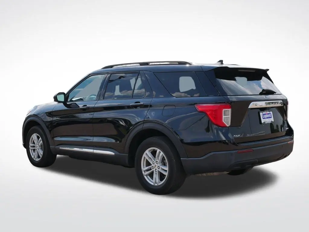 2022 Ford Explorer XLT 4WD photo 4