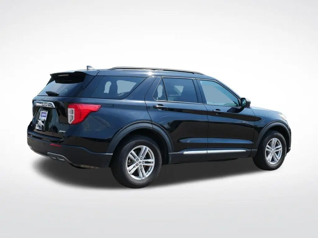2024 Ford Explorer XLT 4WD photo 3
