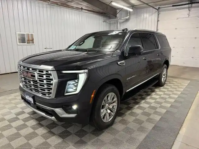 2025 GMC Yukon Denali AWD's photo