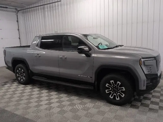 2026 GMC Sierra Elevation e4WD Crew Cab Extended Range photo 3