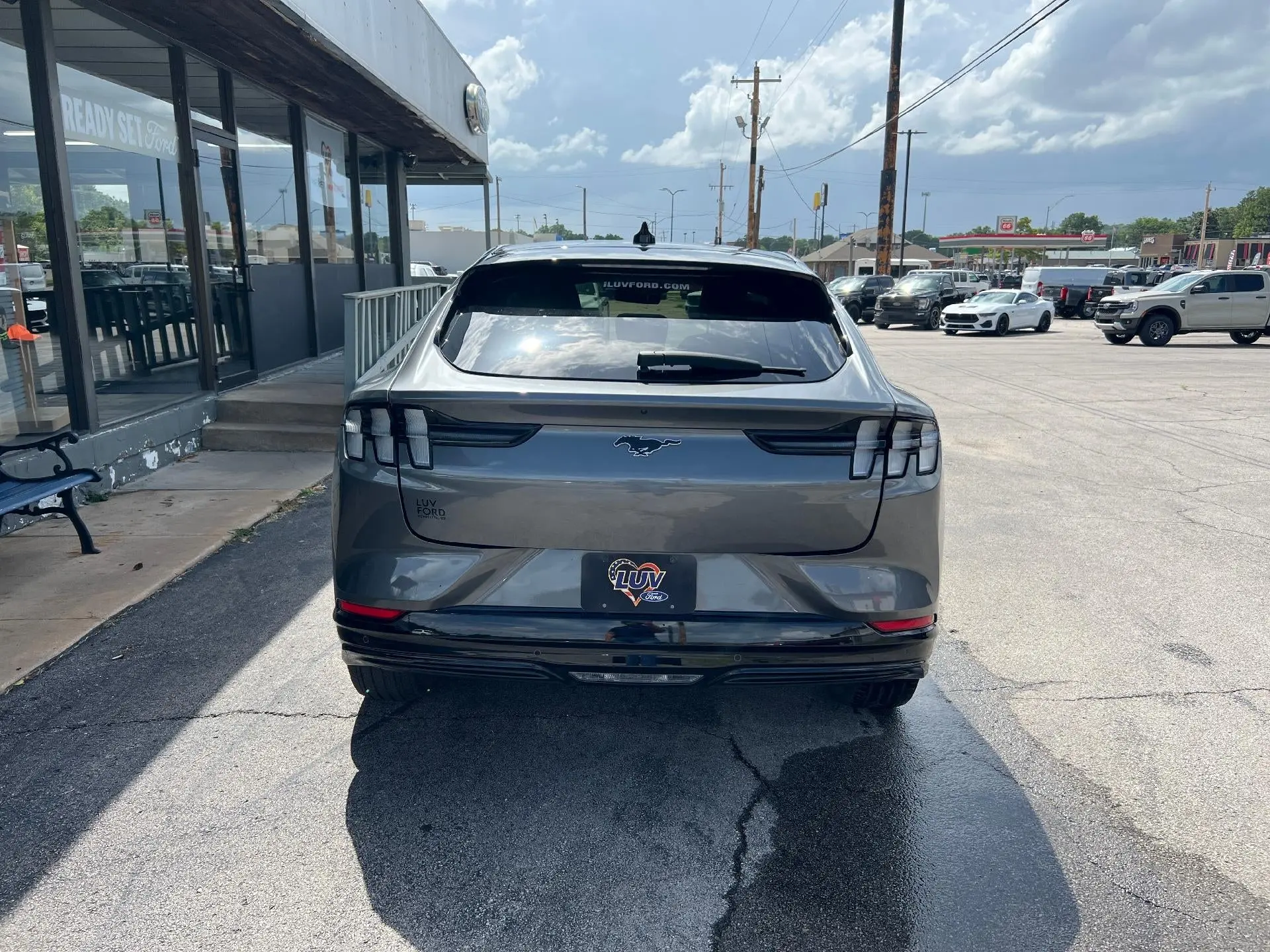 2023 Ford Mustang-Mach-e Premium photo 3