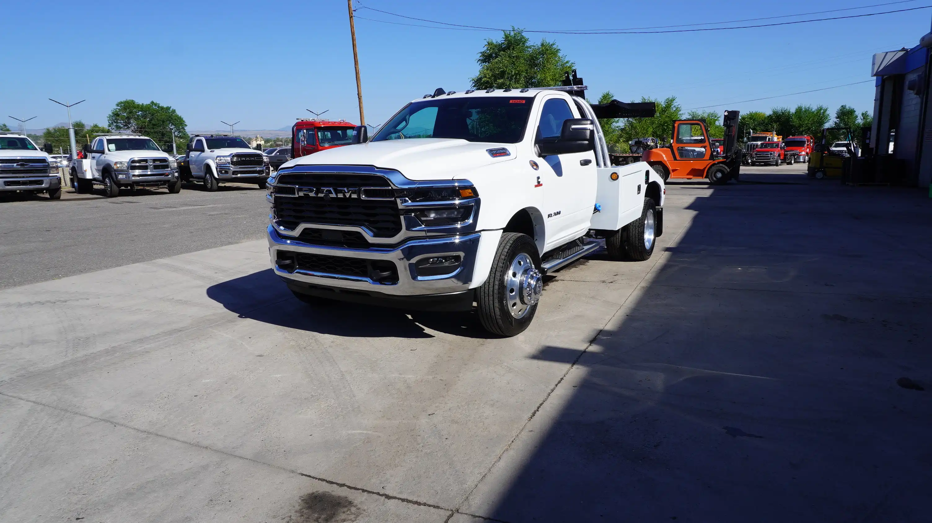 2026 RAM 4500 Big Horn 4X4 Reg Cab SWB DRW 145" WB's photo