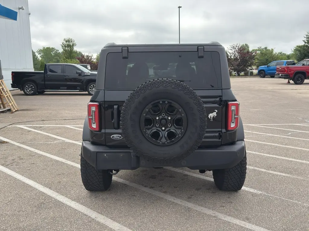 2023 Ford Bronco Base 4x4 photo 4