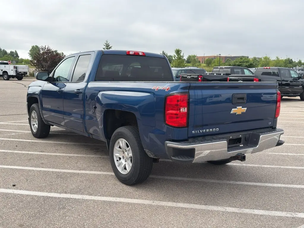 2016 Chevrolet Silverado 1500 LT 4X4 Double Cab Std Box photo 3