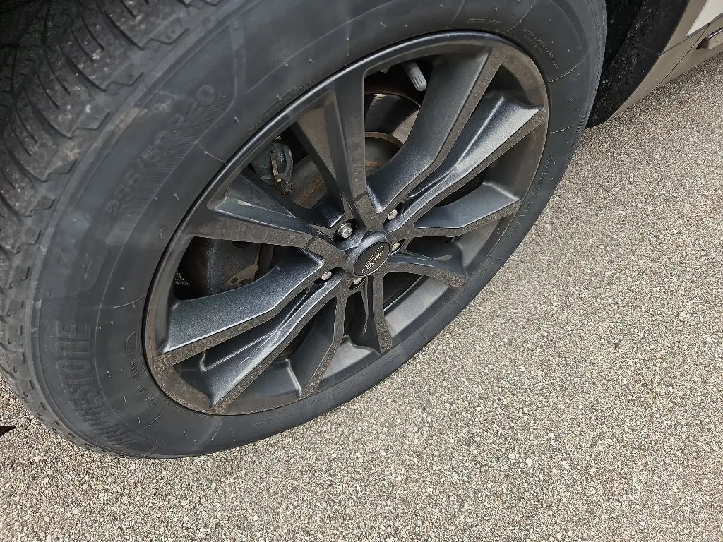 2018 Ford Explorer XLT 4WD photo 4