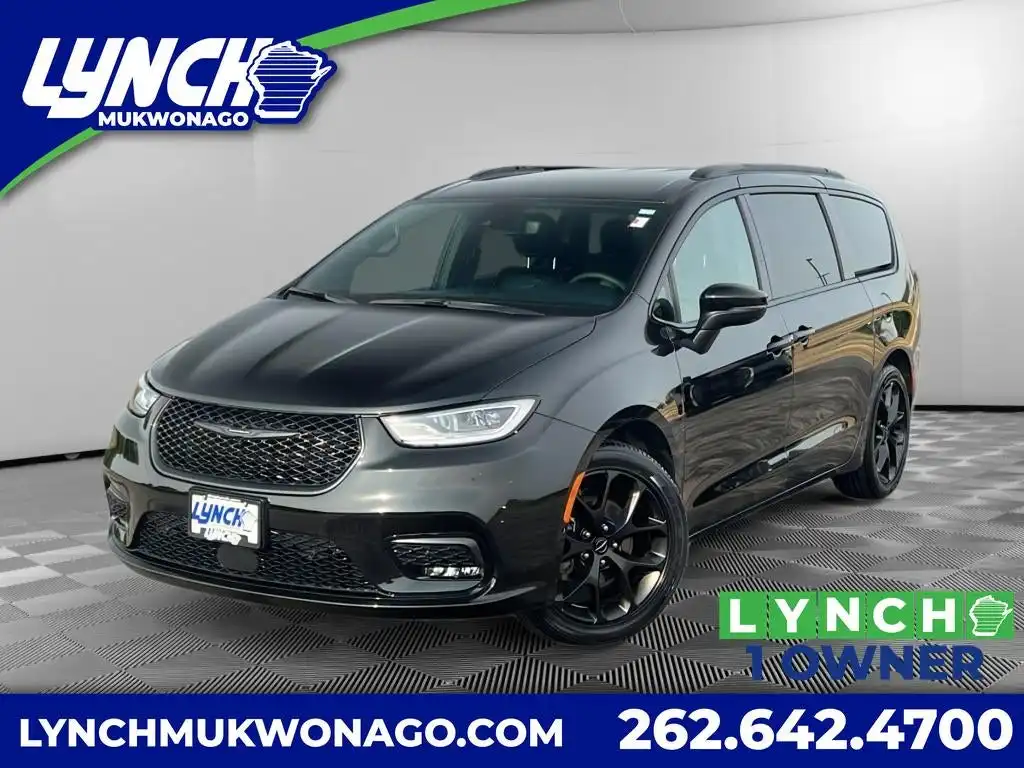 2023 Chrysler Pacifica Touring L's photo