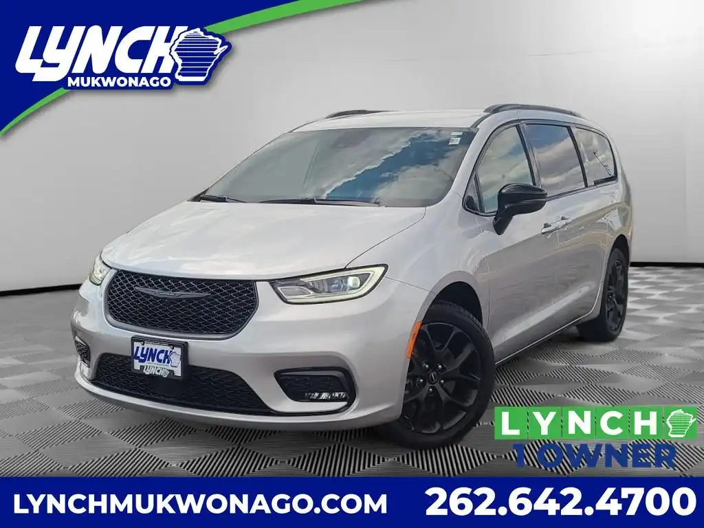 2024 Chrysler Pacifica Touring L AWD's photo