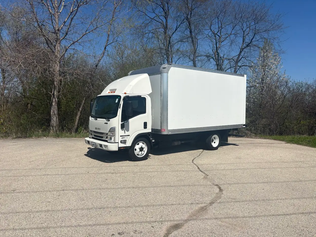 2024 Isuzu NPR-HD's photo