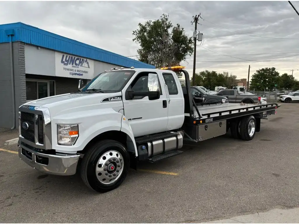 2025 Ford F-750's photo