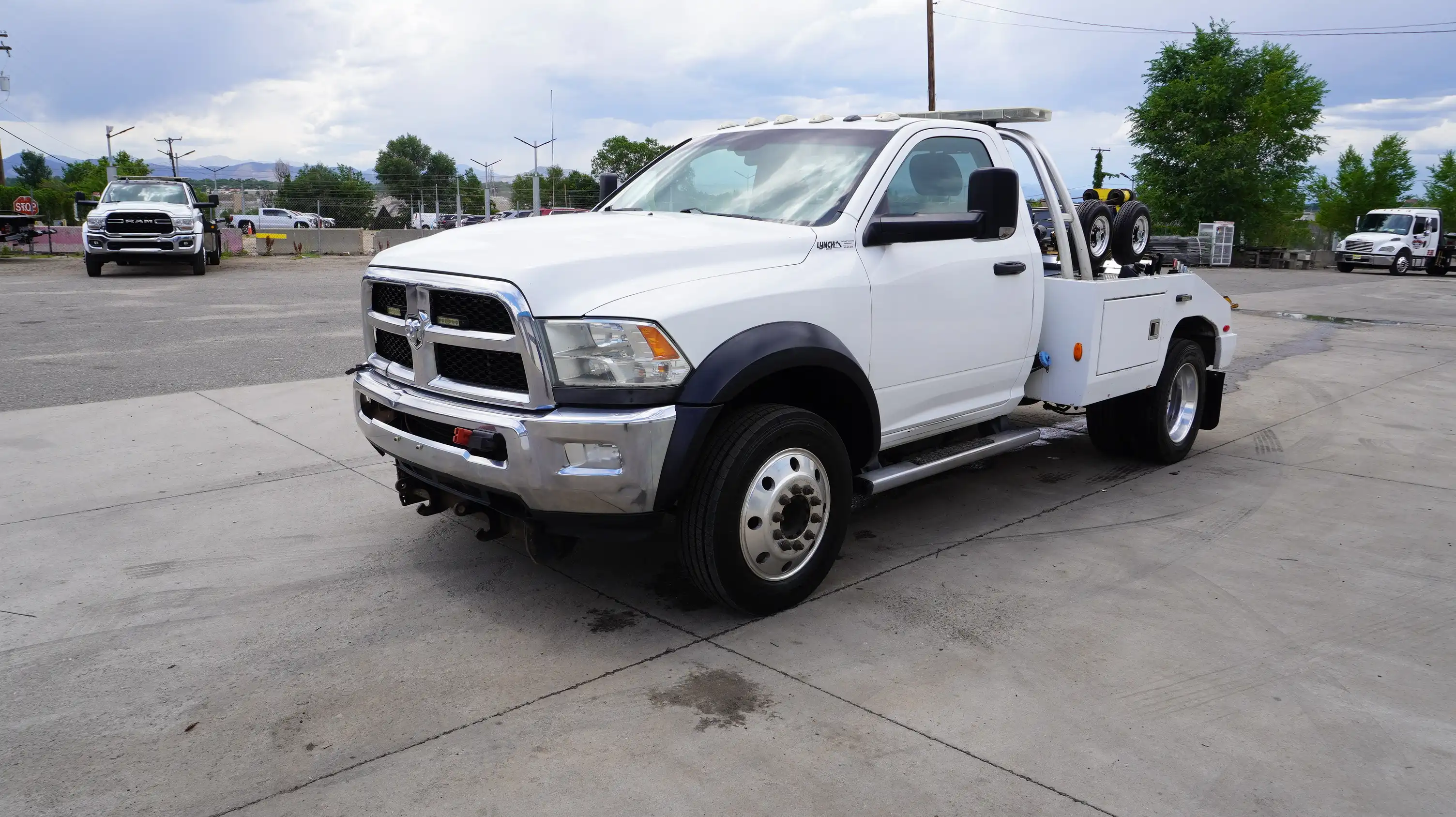 2015 RAM 4500 SLT 4X4 Regular Cab SWB DRW 145" WB's photo