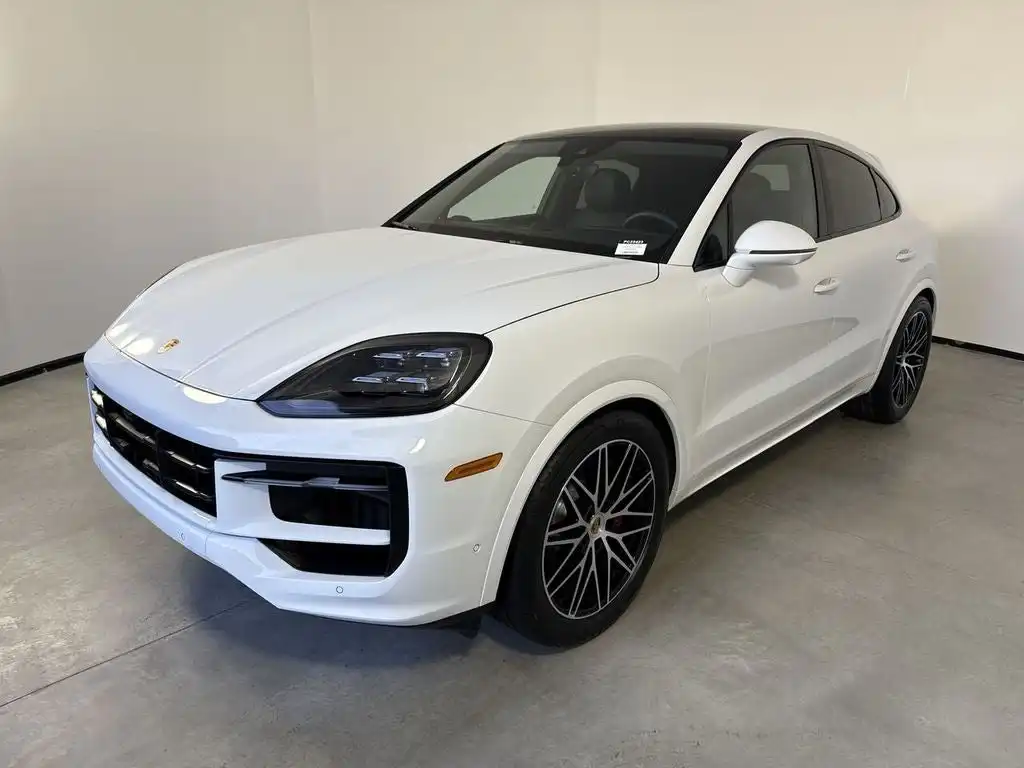 2025 Porsche Cayenne S's photo