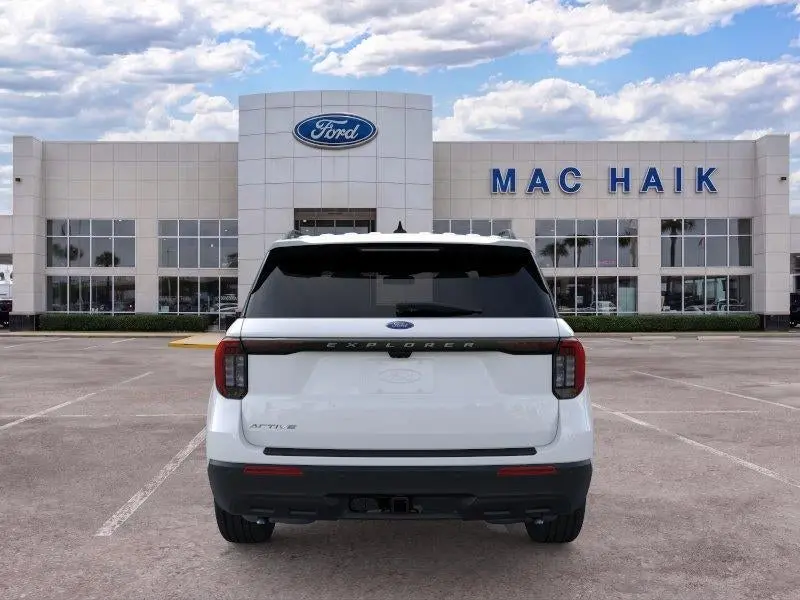 2026 Ford Explorer Active photo 5