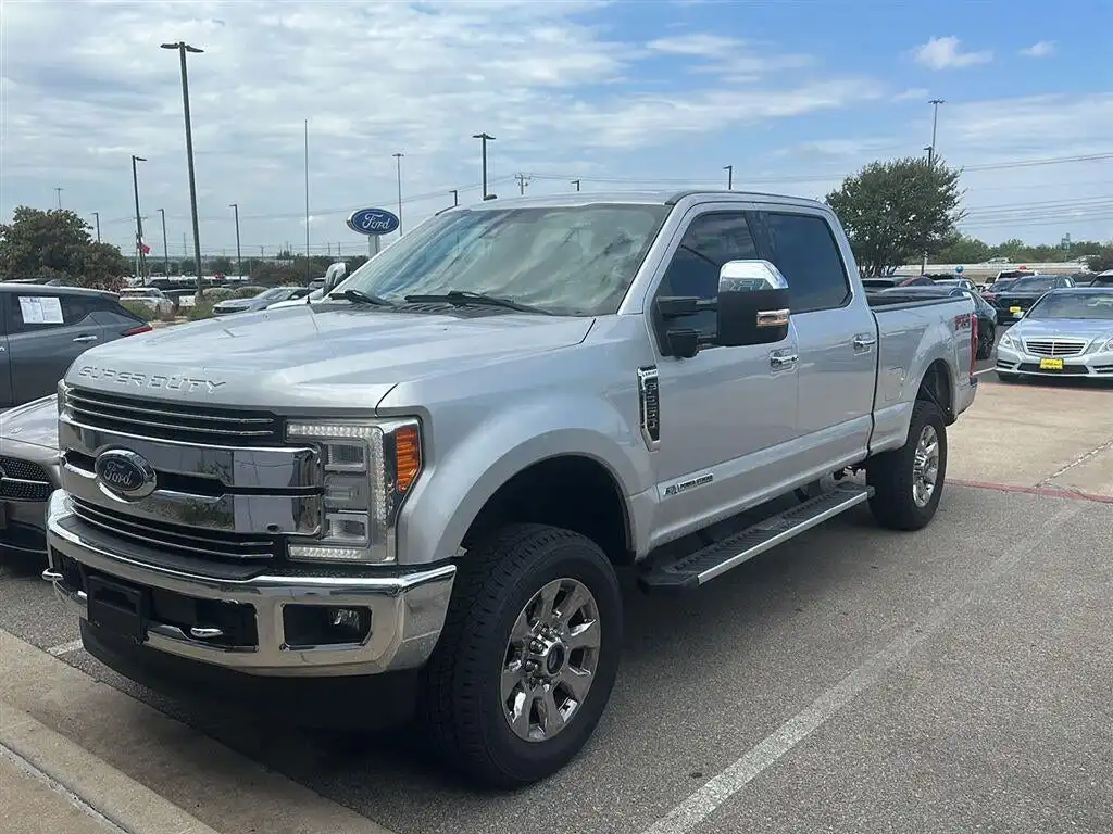 2018 Ford F-250 Lariat 4WD Crew Cab 6-3/4' Box's photo