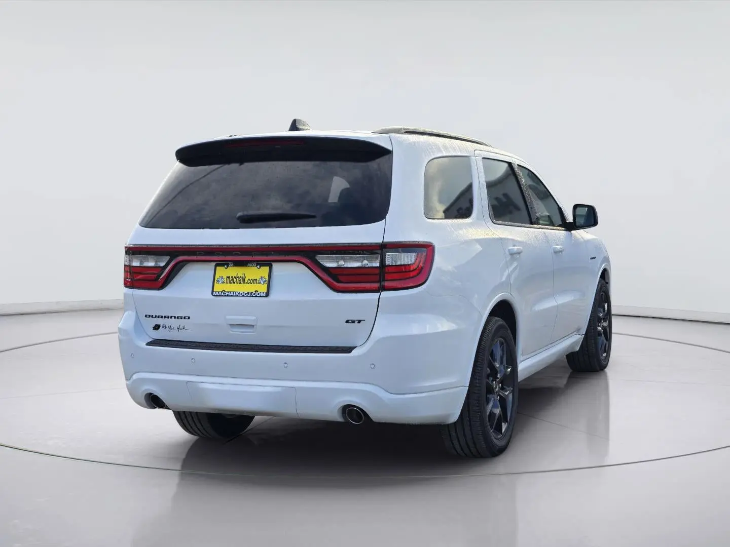 2027 Dodge Durango HEMI V8 GT AWD Plus photo 3