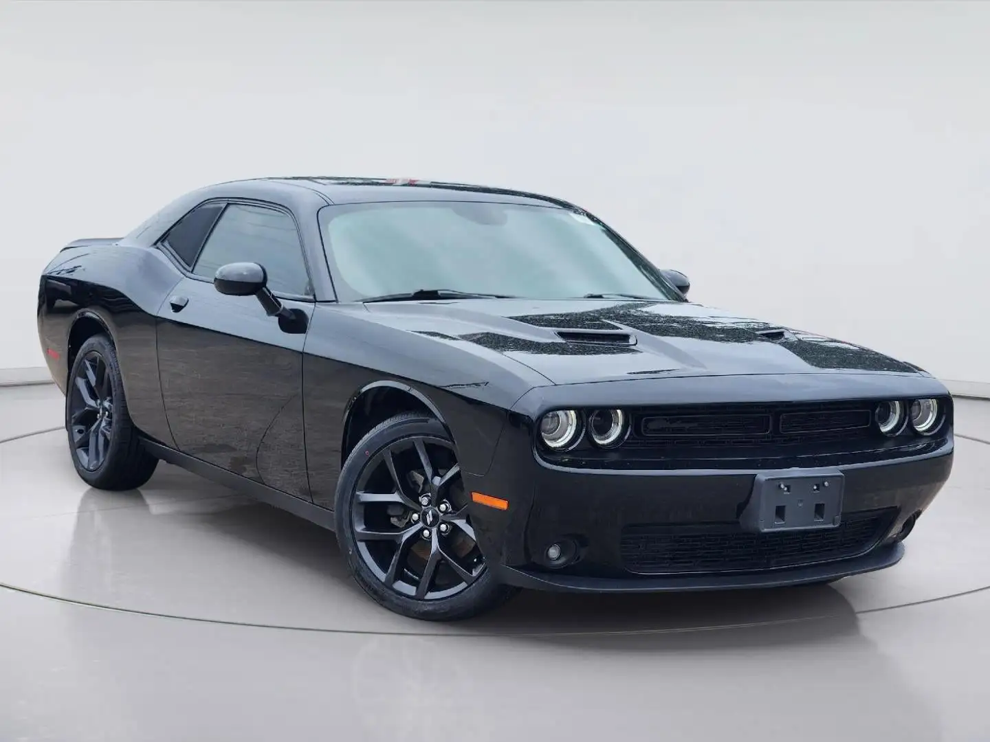 2019 Dodge Challenger SXT Auto's photo