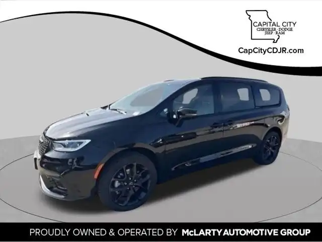 2026 Chrysler Pacifica Select AWD's photo