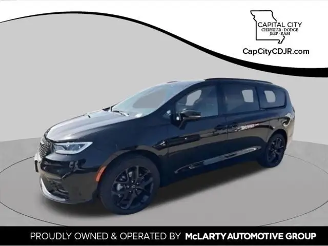2026 Chrysler Pacifica Select AWD photo 1