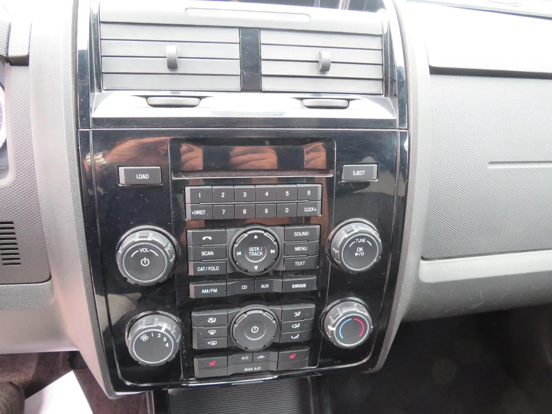 2012 Ford Escape Limited 4WD photo 5