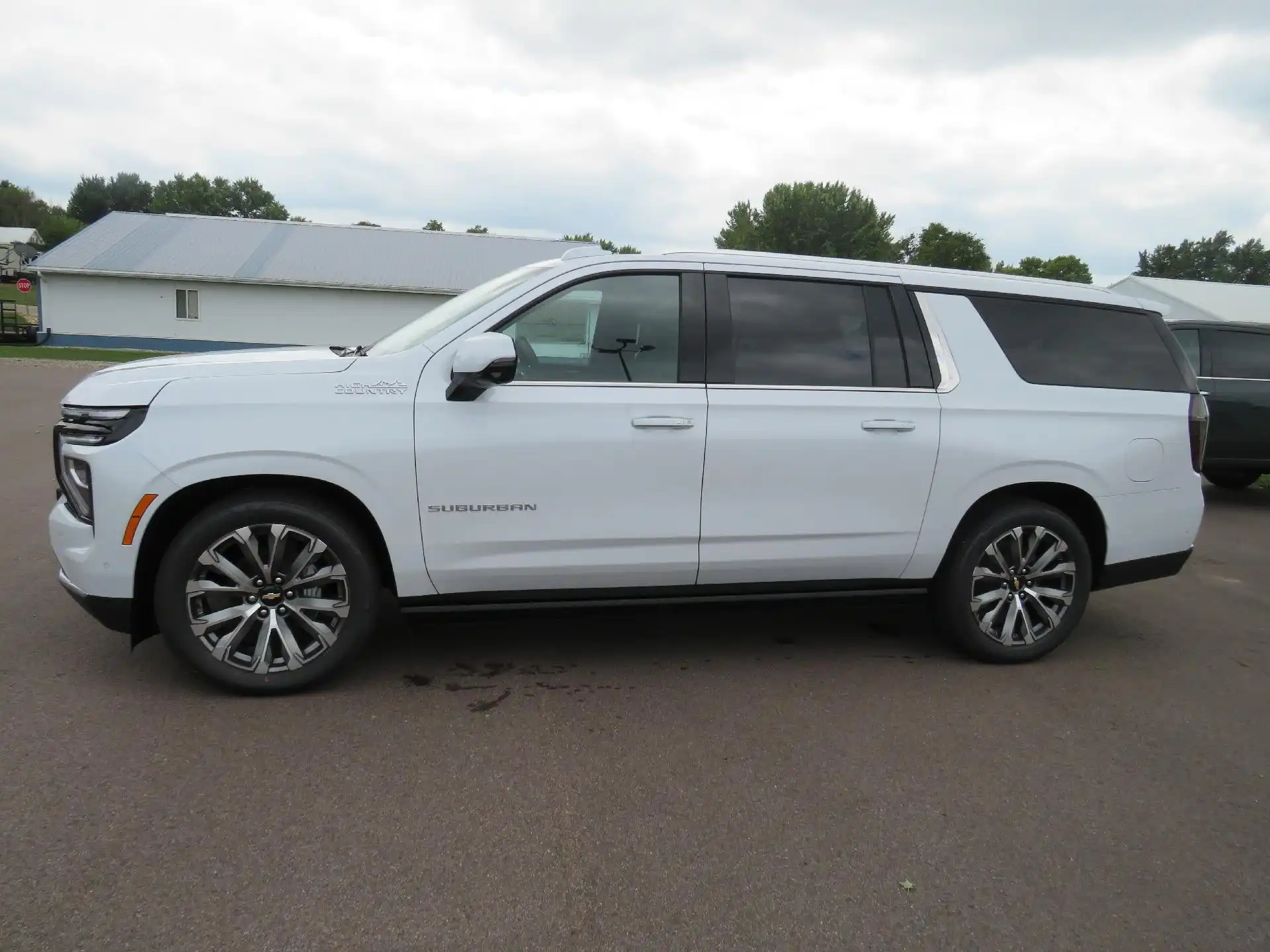 2026 Chevrolet Suburban High Country 4WD's photo