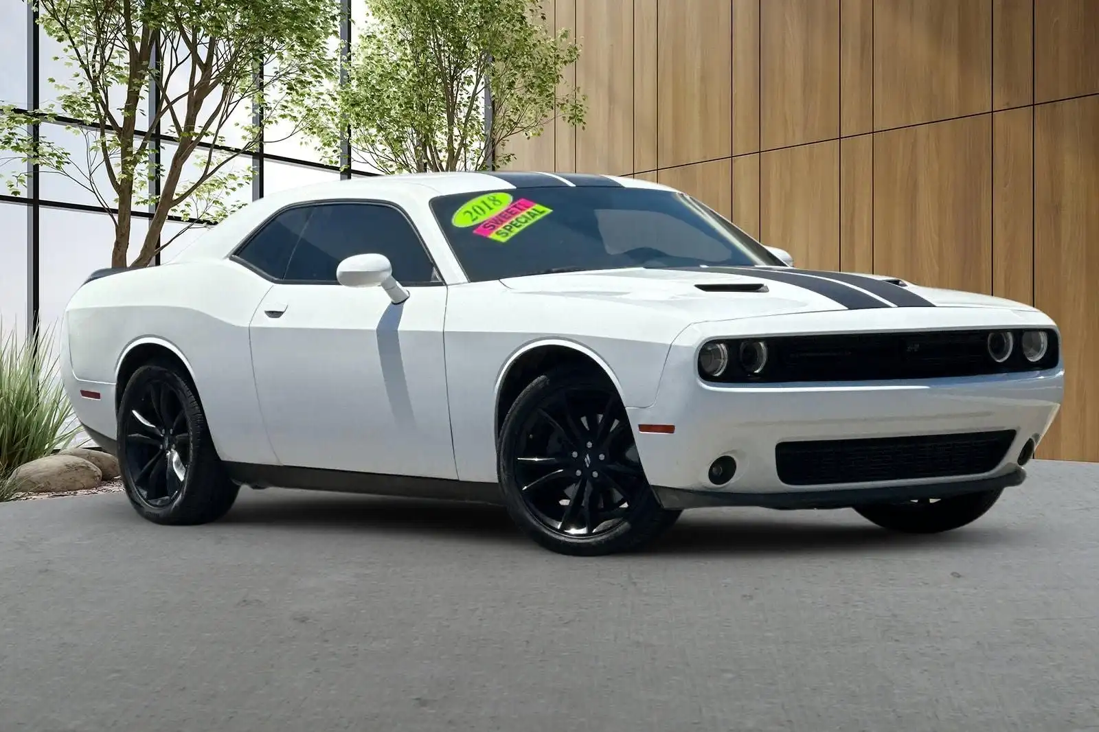 2018 Dodge Challenger SXT Plus's photo
