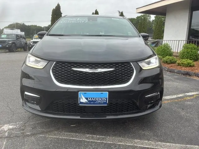2026 Chrysler Pacifica Select photo 4
