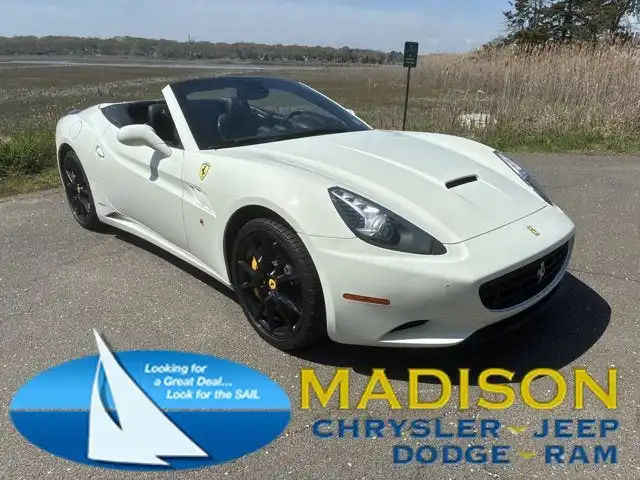 2011 Ferrari California Base's photo