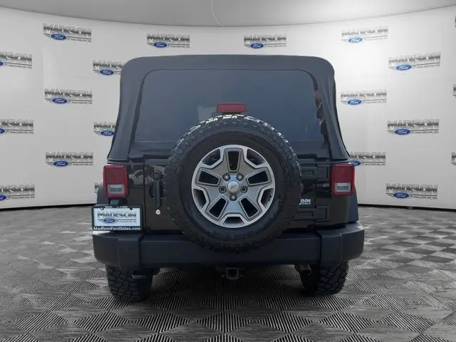 2013 Jeep Wrangler Rubicon photo 4