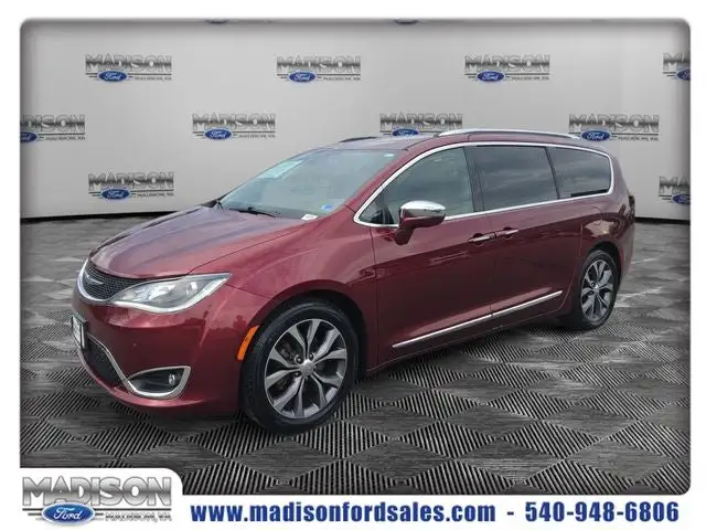 2017 Chrysler Pacifica Limited photo 1