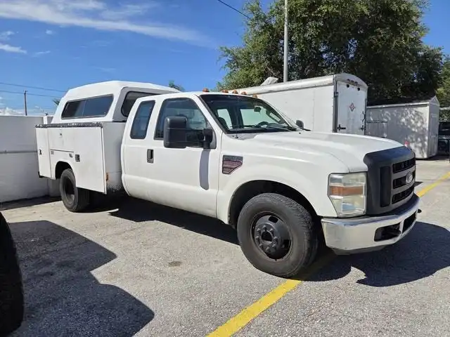 2008 Ford F-350 XL SuperCab DRW 186 in's photo