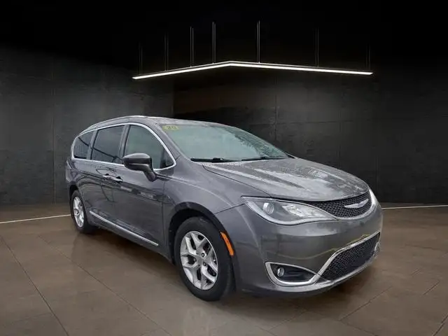 2020 Chrysler Pacifica Touring L Plus's photo