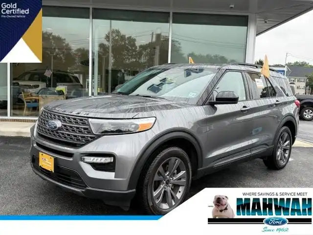 2023 Ford Explorer XLT 4WD's photo