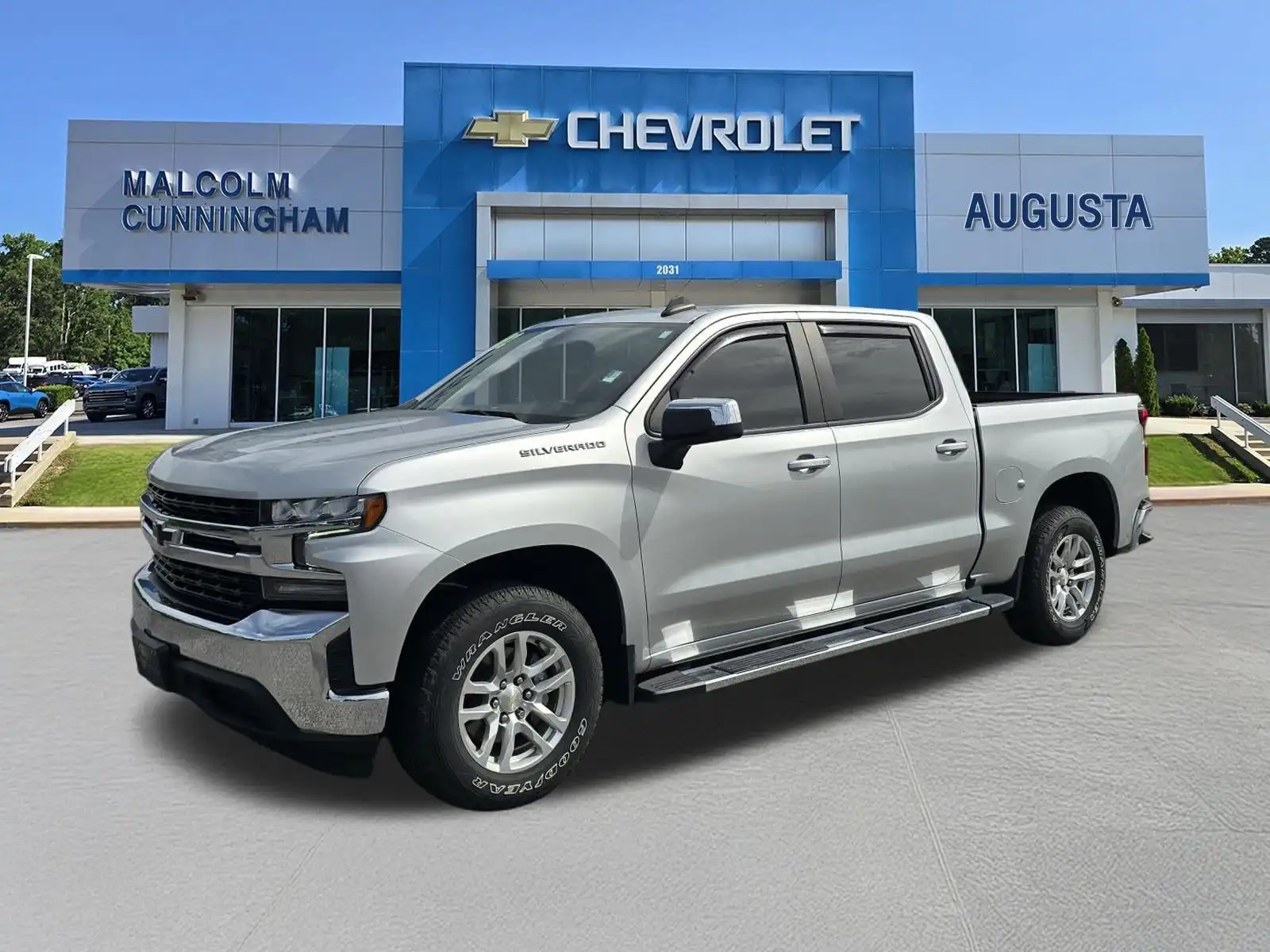 2022 Chevrolet Silverado 1500 LT Crew Cab Short Box's photo