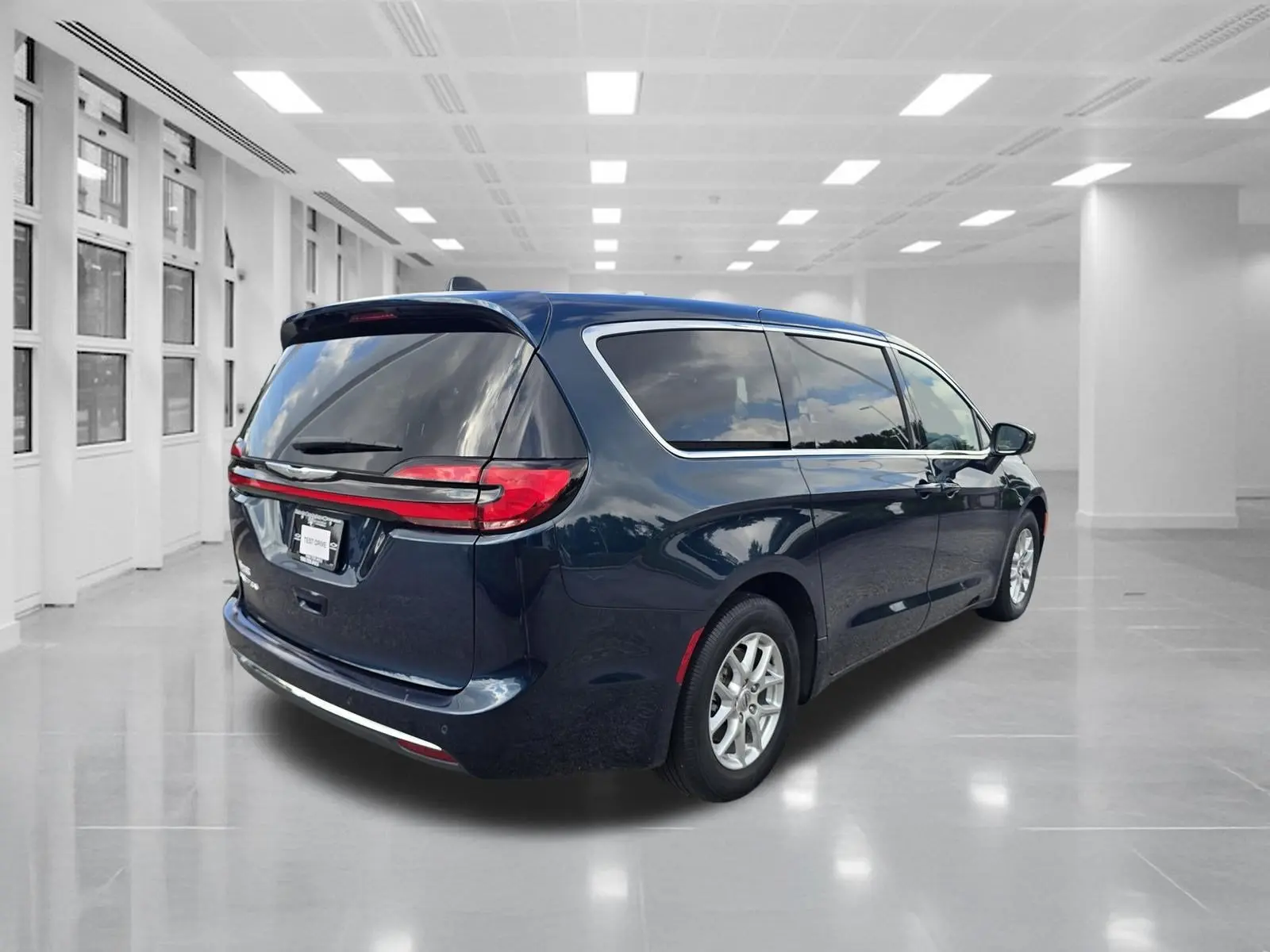 2023 Chrysler Pacifica Touring L photo 5