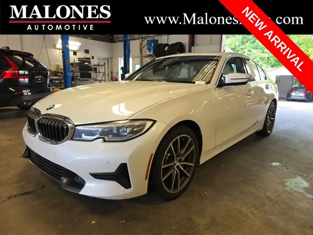 2021 BMW 3 Series 330i Sedan's photo