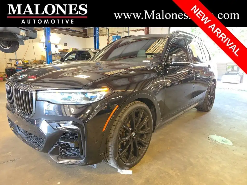 2022 BMW X7 M50i's photo