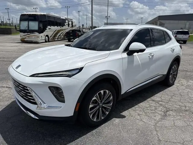 2025 Buick Envision Preferred AWD photo 3