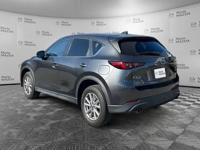 2023 Mazda CX-5 S Preferred package Auto AWD photo 3