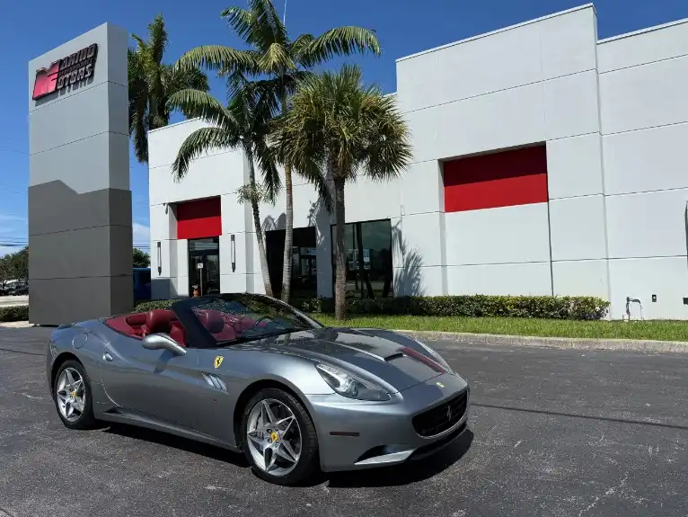 2010 Ferrari California Base's photo