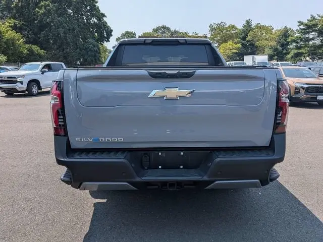2025 Chevrolet Silverado EV LT Extended Range photo 4