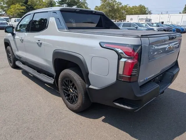 2025 Chevrolet Silverado EV LT Extended Range photo 5