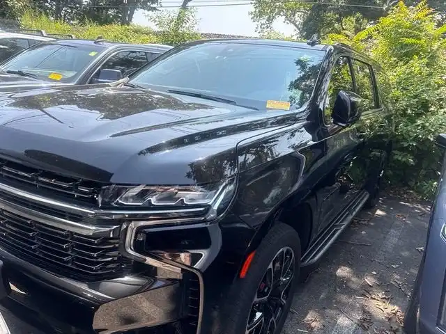 2022 Chevrolet Suburban 4WD 1500 RST's photo
