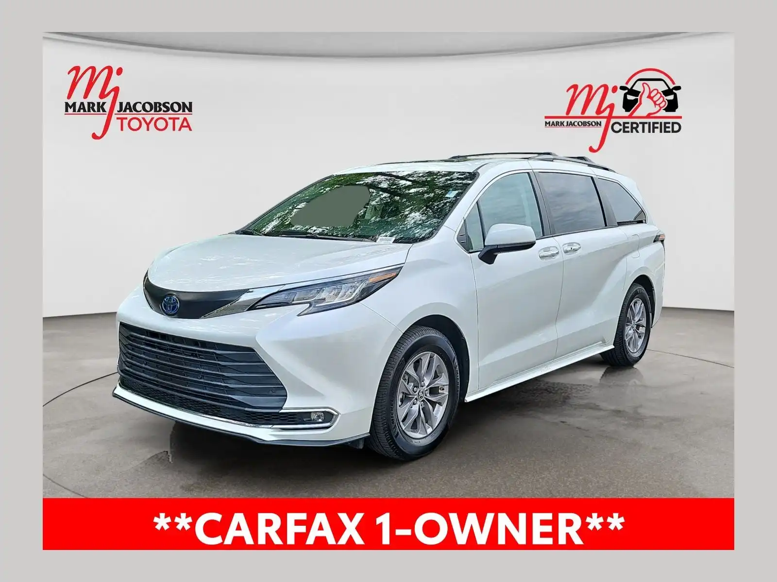 2023 Toyota Sienna XLE 7-Passenger Hybrid FWD's photo