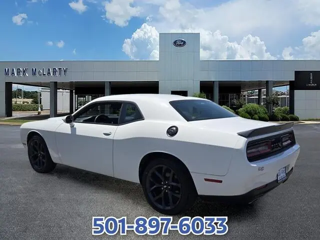 2019 Dodge Challenger SXT Auto photo 3